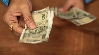 Investment advice : कमी वयात गुंतवणूक सुरू करा; निवृत्तीनंतरच आयुष्य मजेत जगा, समजून घ्या चक्रवाढ व्याजाची जादू