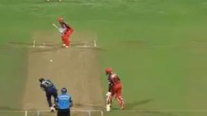 GT vs SRH, IPL 2022: आधी मार खाल्ला, नंतर काढली विकेट, शमीने दांडी गुली केली, तो VIDEO एकदा बघाच