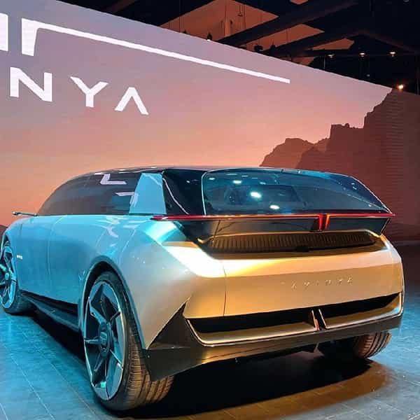 टाटा मोटर्सने नुकतेच त्यांच्या नवीन इलेक्ट्रिक कार अविन्या EV चे अनावरण केले. ऑटोमेकरच्या नवीन प्युअर ईव्ही 3 र्या पिढीच्या आर्किटेक्टवर आधारित आहे. टाटा अविना ही खास भारतीय बाजारपेठची गरज लक्षात घेऊन तयार करण्यात आल्याचा दावा त्यांनी केला आहे.
