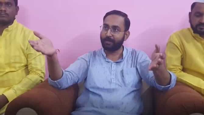 Ahilyadevi Holkar : अहिल्यादेवी होळकर जयंतीदिनी पवार आणि पडळकरांमध्ये जोरदार राजकारण; होळकर घराण्याच्या वंशजांची वादावर भूमिका काय?