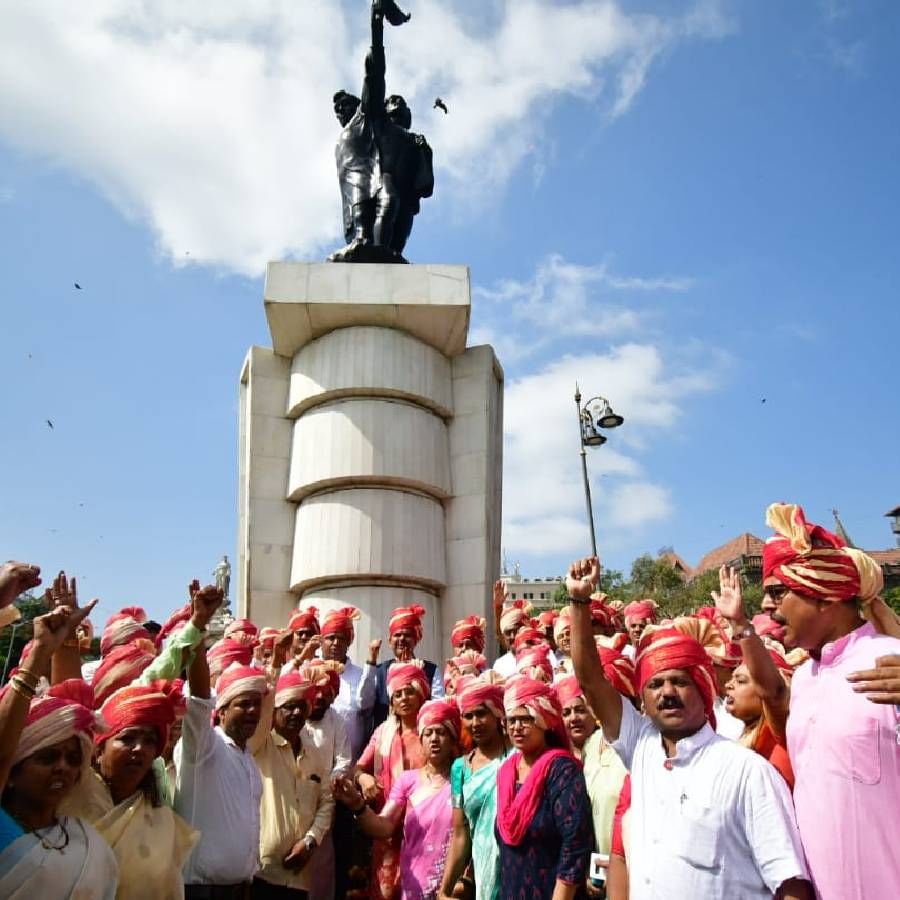 यावेळी  मोठ्या  संख्येने  भाजप कार्यकर्तेही उपस्थित  होते. यावेळी महाराष्ट्र दिनाच्या शुभेच्छाही  देण्यात आल्या. 
