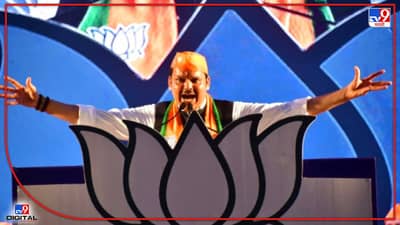 Devendra Fadnavis : भोंगे उतरवायला ज्यांची हातभर फाटते, ते म्हणतात आम्ही बाबरी पाडली, देवेंद्र फडणवीसांचा उद्धव ठाकरेंवर घणाघात