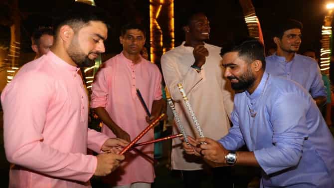 Gujarat Foundation day: राशिद खान-हार्दिक पटेल खेळले गरबा, गुजरात-डे चं टायटन्सकडून जोरदार सेलिब्रेशन, पहा VIDEO