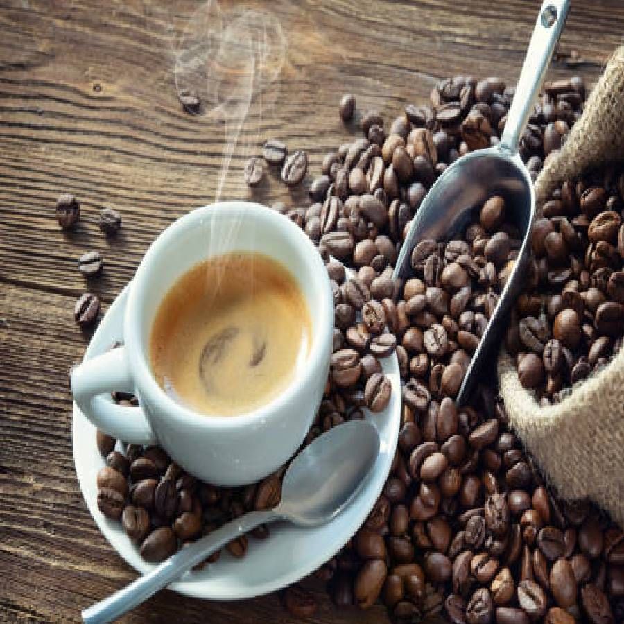 कॉफीचे अतिसेवन शरीरासाठी धोकादायक आहे