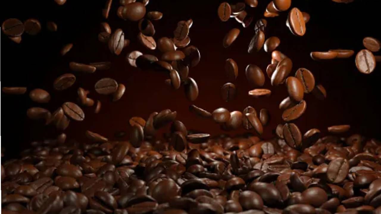 सावधान ! कॉफीच्या अतिसेवनामुळे गमवावू लागू शकते दृष्टी