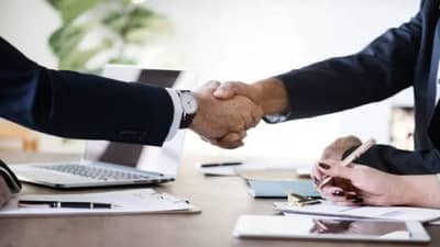 Aurangabad | व्हेरॉक इंजिनिअरिंगचा फ्रान्सच्या कंपनीशी करार, फोर व्हीलरच्या लाइटचा व्यवसाय विकला