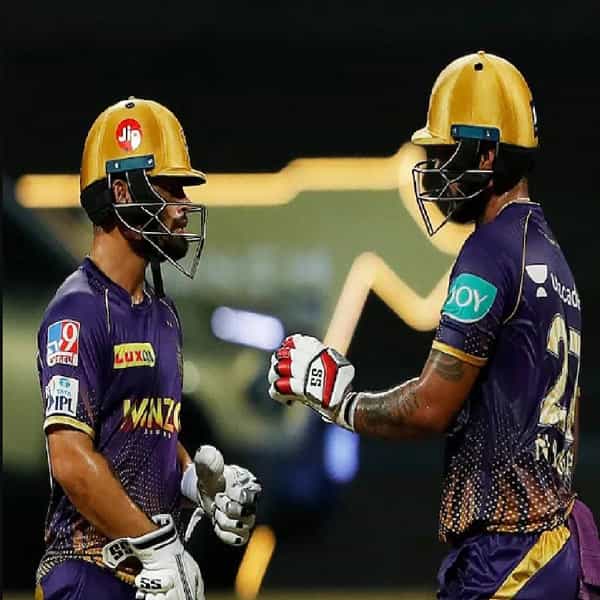 IPL 2022 च्या प्लेऑफ शेड्यूल आणि वेन्यूची घोषणा झाली आहे. आयपीएलचे दोन प्लेऑफ सांमने कोलकातामध्ये होतील. दुसरा क्वालिफायर आणि आयपीएल फायनल अहमदाबादमध्ये होणार आहे.