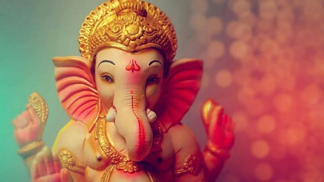 Vinayak Chaturthi 2022: विनायकी चतुर्थी सर्वार्थसिद्धि आणि रवि योगात आलीय, जाणून घ्या शुभ मुहूर्त आणि पूजा विधी Vinayak Chaturthi 2022: विनायकी चतुर्थी सर्वार्थसिद्धि आणि रवि योगात आलीय, जाणून घ्या शुभ मुहूर्त आणि पूजा विधी