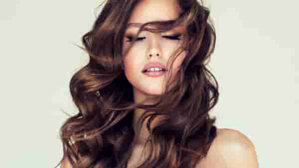 Hair | दिवसभर केसांची काळजी घेण्यासाठी अजिबात वेळ नाही? मग रात्री झोपण्यापूर्वी या टिप्स फाॅलो करा!