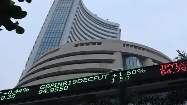SHARE MARKET: कर्ज महागले, गुंतवणुकदार धास्तावले; मार्केट अस्थिरतेत काय करावं?