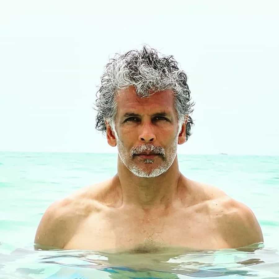 फिटनेस फ्रिक म्हणून ओळखला जाणाऱ्या मिलिंद सोमणचा (Milind Soman) डाएट प्लॅन कसा असतो, हे जाणून घेण्यासाठी अनेकजण उत्सुक असतात. मिलिंद त्याच्या सोशल मीडिया अकाऊंटद्वारे सतत विविध टिप्स देत असतो आणि त्याच्या हेल्थी लाईफस्टाईलविषयी सांगत असतो. त्यापैकीच काही महत्त्वाचे टिप्स जाणून घेऊयात..