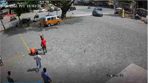 CCTV: टीव्ही घेण्यावरुन वाद, पेट्रोल पंपावर दोघांचा प्राणघातक हल्ला, लाथा बुक्क्यांनी जबर मारहाण