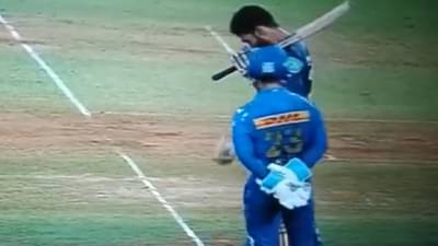 MI vs KKR IPL 2022: इशान किशन Venkatesh Iyer च्या जवळ जाऊन असं काय बोलला?, पुढच्याच चेंडूवर तो OUT, Must Watch Video