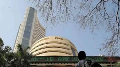 निफ्टीचा 16100 अंकाला पाठिंबा; दर्जेदार शेअर्स खरेदी करा; मासिक चार्ट बँक निफ्टीमध्ये कमालीची दुरुस्ती दर्शविते