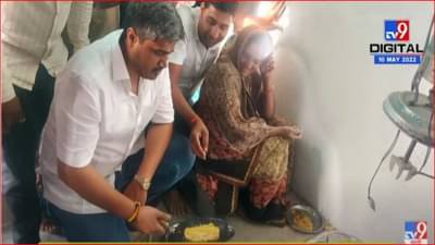 आमदार रोहीत पवार जेव्हा पुरणपोळी बनवतात…