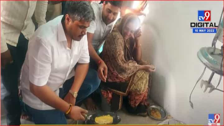 आमदार रोहीत पवार जेव्हा पुरणपोळी बनवतात... आमदार रोहीत पवार जेव्हा पुरणपोळी बनवतात...
