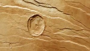मंगळावर महाकाय 'पंजा'चे ठसे, ESA ऑर्बिटरने कॅमेऱ्यात टिपले दृश्य; त्या पंजाचं रहस्य वाढलं?