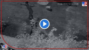 CCTV Video : वाढदिवसाचा धिंगाणा बंद करायला लावल्याचा राग, चौघांकडून मध्यरात्री घरावर दगडफेक! घटना CCTV मध्ये कैद