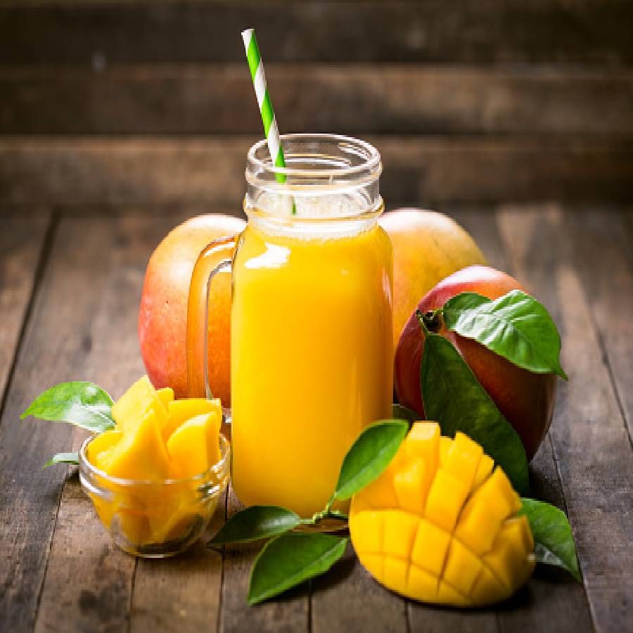 डॉक्टरांच्या मते, जर तुम्ही मँगो शेक जास्त प्रमाणात प्यायले तर पोट खराब होऊ शकते. तुम्हाला अतिसार होऊ शकतो किंवा पोटात दुखू शकते. यामुळे जास्त प्रमामात मँगो शेक पिताना नक्कीच विचार करा. 