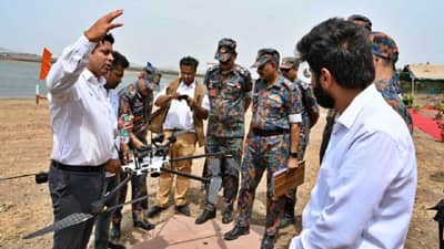 Pune NDRF : एनडीआरएफनं पुण्यात घेतल्या मानवरहित वाहनं, हायटेक कम्युनिकेशन गॅझेट्सच्या फील्ड ट्रायल्स