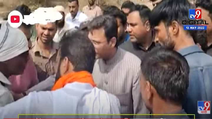 Aurangabad | गाडीची दुचाकीला धडक, ताफा थांबवून ओवैसेंनी केली विचारपूस, पहा VIDEO Aurangabad | गाडीची दुचाकीला धडक, ताफा थांबवून ओवैसेंनी केली विचारपूस, पहा VIDEO