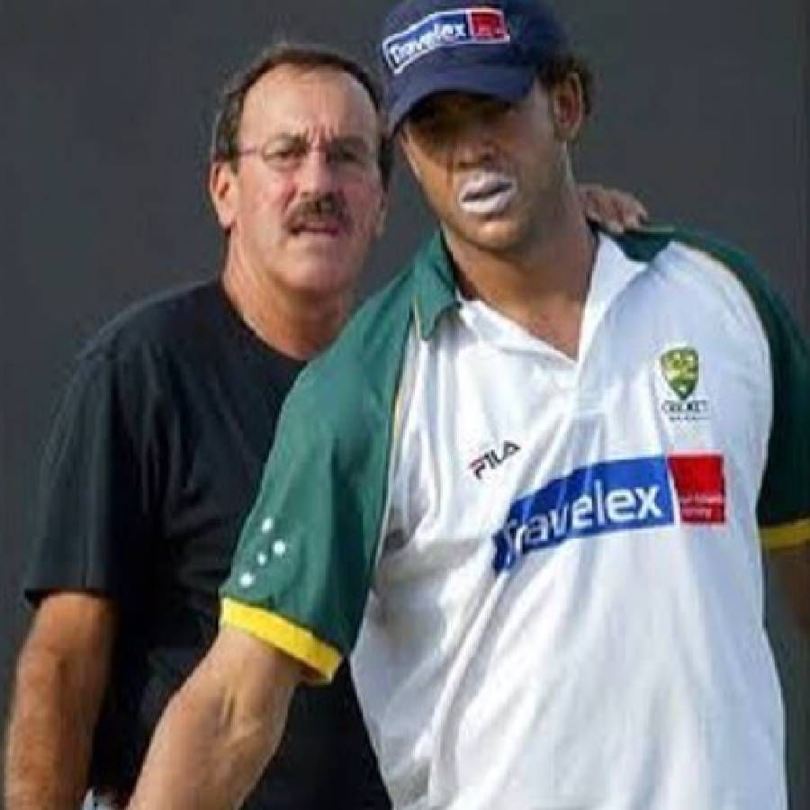 अँड्र्यू सायमंड्स क्रिकेट खेळण्यासाठी इंग्लंडऐवजी ऑस्ट्रेलियाची निवड केली. 1995 साली सायमंड्सला इंग्लंडच्या ए संघात स्थान मिळालं होतं. पण त्याने खेळण्यास नकार दिला. 