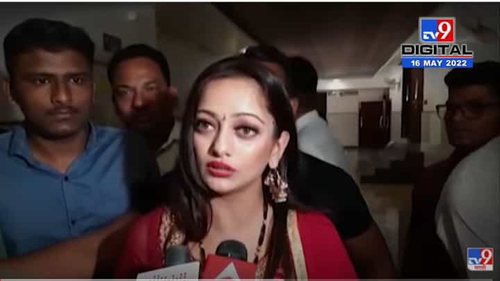 असं पुन्हा कोणी करू नये म्हणून कठोर शिक्षा झालीच पाहिजे, केतकी चितळे प्रकरणावर मानसी नाईकची प्रतिक्रिया असं पुन्हा कोणी करू नये म्हणून कठोर शिक्षा झालीच पाहिजे, केतकी चितळे प्रकरणावर मानसी नाईकची प्रतिक्रिया