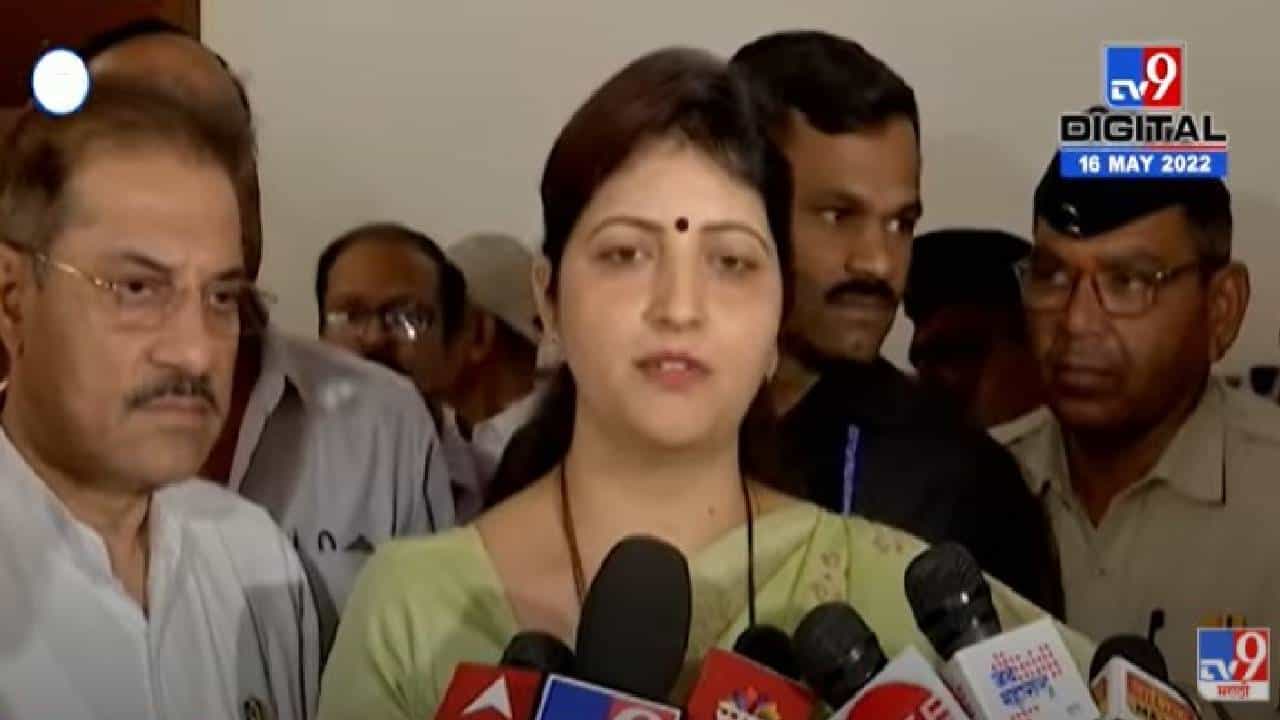 Rupali Chakankar : अशी कीड समाजातून वेळीच ठेचून काढली पाहिजे रुपाली चाकणकरांची सदाभाऊ खोतांवर टीका