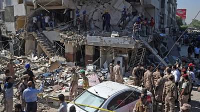 Bomb Blast in Karachi : पाकिस्तानमध्ये कराचीत स्फोट, एक ठार, 10 जण जखमी