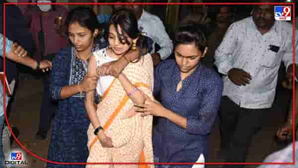 Ketaki Chitale : केतकी चितळेच्या अडचणीत आणखी वाढ, गोरेगाव पोलीस ताबा घेण्यासाठी हजर, इतर ठिकाणच्या पोलिसांचे प्रयत्नही सुरू