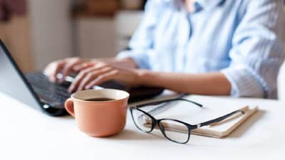 महिलांच्या आहारात या ‘सुपरफूड्स’ चा समावेश हवाच...ते तुम्हाला ठेवतील अधिक फीट आणि उत्साही!