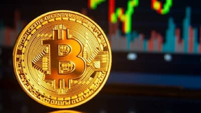 Crypto Investors : क्रिप्टो गुंतवणुकदारांवर निराशेचं ढग, 24 तासांत 17% घसरण; आतापर्यंतचा सर्वाधिक नीच्चांक