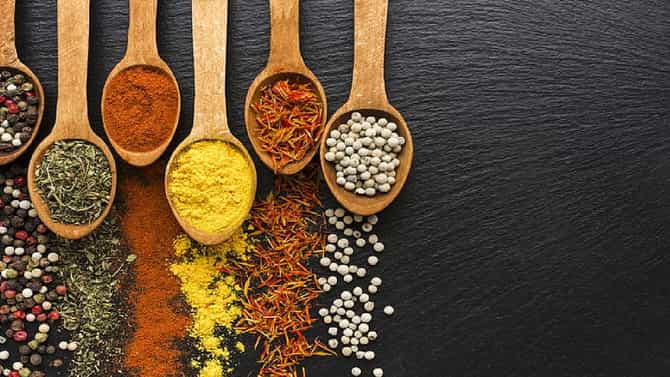 Weight loss | लठ्ठपणा कमी करण्यासाठी आहारात या औषधी वनस्पती आणि मसाल्यांचा समावेश करा!