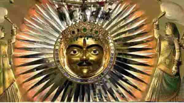 Ravivaar Che Upay: रविवारच्या दिवशी गरजू व्यक्तींला या गोष्टी दान करा, रखडलेली कामं होतील