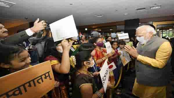 पंतप्रधानांचे जपानमध्ये जंगी स्वागत, जपानी मुलाचा मोदींशी हिंदीतून संवाद; मोदींच्या नावाचा जयघोष