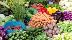 Pune vegetables : गगनाला भिडले भाज्यांचे दर; पुणेकर नागरिक अन् व्यावसायिकांचं बजेट कोलमडलं