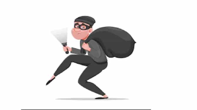 Pune crime : मोबाइल शॉपीचं शटर तोडून लंपास केला तीन लाखांचा मुद्देमाल; खडकवासलातली चोरी सीसीटीव्हीत कैद