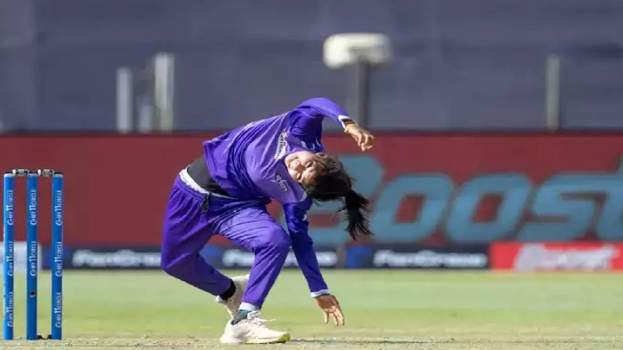 Maya Sonawane : क्रिकेट असो की जिम्नॅस्ट... महिला आयपीएलमध्ये गोलंदाजाची अप्रतिम अ‍ॅक्शन पाहून सगळेच हैराण