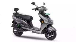 Electric scooter : आता केवळ 749 रुपयांमध्ये बुक करा iVOOMi S1 इलेक्ट्रिक स्कूटर, 28 मेपासून सुरु होणार टेस्ट ड्राईव्ह 