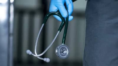 MBBS Students: पैसे भरा नाहीतर काहीही करा पण आता एक वर्षाची शासकीय सेवा अनिवार्य!