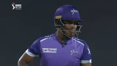 kiran navgire: सोलापुरच्या मुलीची कमाल, धोनीकडे पाहून शिकली, आता मारते 90-90 मीटर लांब SIX, पहा VIDEO