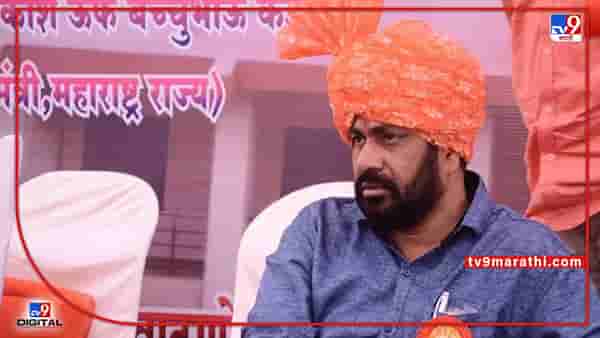 कामचुकार अधिकाऱ्यांवर बच्चू कडू संतप्त; भुसावळ नगरपालिकेच्या मुख्याधिकाऱ्यांना कडूंनी धरले धारेवर