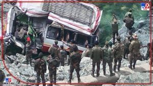 Ladakh Army Truck Accident : लडाखमध्ये श्योक नदीत ज्या ठिकाणी 26 भारतीय जवानांची गाडी दरीत कोसळली, तिथल्या अपघातानंतरचे फोटो 