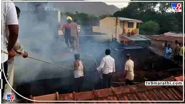 Pune fire incident : वेल्डिंगची ठिणगी पडली, अन्...; पुण्याच्या भोलावडे गावातल्या आगीत चार शेतकऱ्यांची घरं जळून खाक