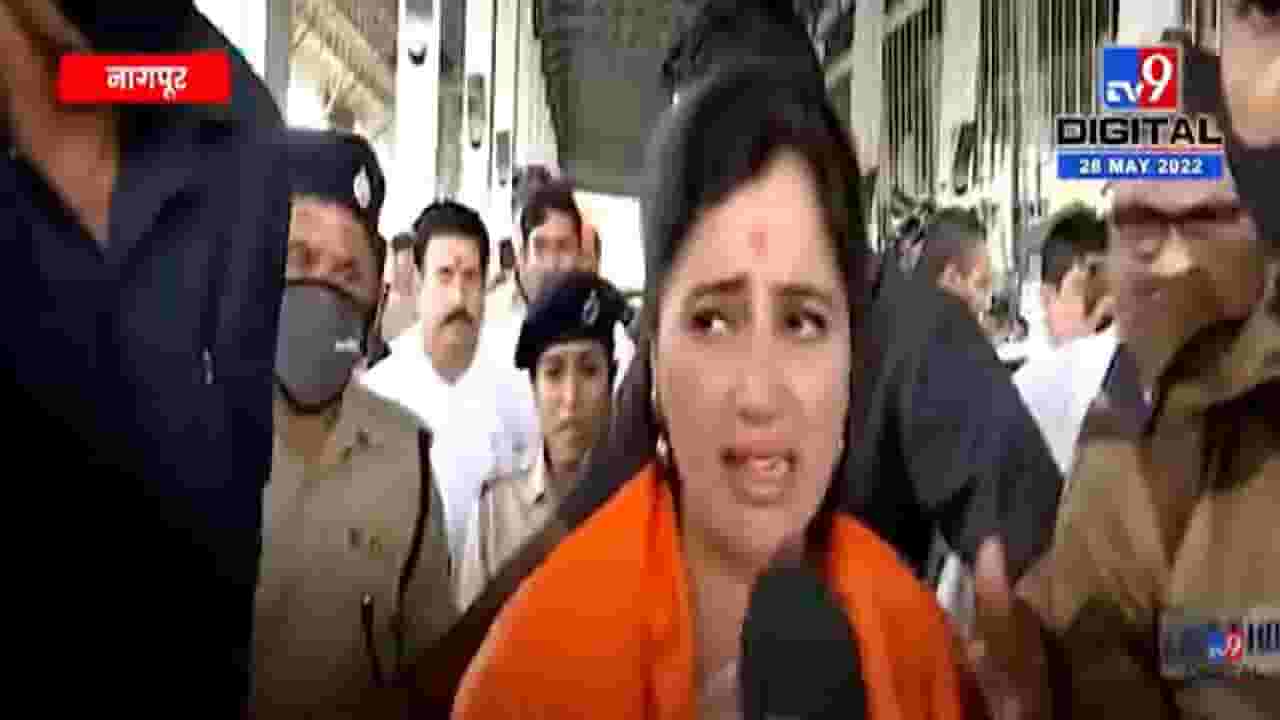 VIDEO : Navneet Rana | महाराष्ट्रातील शनी दूर करण्यासाठी हनुमान चालीसा पठण