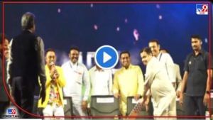 Kapil Dev Video : कपिल देव यांच्या बॉलिंगवर नितीन गडकरींचा सिक्सर, नागपूरच्या खासदार क्रीडा महोत्सवातील धमाल व्हिडिओ 