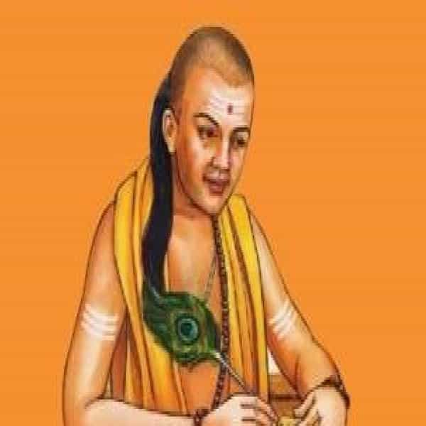 वाईट सवयी असलेल्या, चुकीच्या व्यसनांच्या जाळ्यात अडकलेल्या लोकांपासून दूर राहणे तुमच्यासाठी चांगले आहे. अशी लोक तुम्हाला ही चुकीच्या मार्गावर घेऊन जाऊ शकतात. अशा लोकांच्या संगतीत आल्याने तुमच्या मान संन्मानालाही ठेच पोहचू शकते.