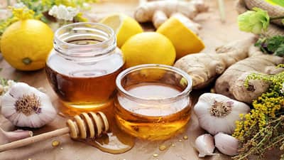 Health | दररोज सकाळी लसूण आणि मधाचे सेवन करा आणि या आरोग्य समस्या मिनिटांमध्ये दूर करा!