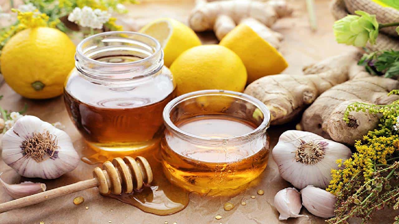 Health | दररोज सकाळी लसूण आणि मधाचे सेवन करा आणि या आरोग्य समस्या मिनिटांमध्ये दूर करा!