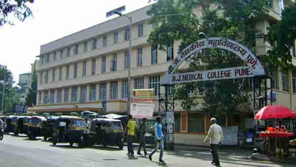 Pune : ही हिंमत येते कुठून? पोस्टमार्टम रिपोर्टसाठी डॉक्टरनं पोलिसांकडेच 20 हजाराची लाच मागितली, डॉ. एन. पी. झंझाड अडचणीत